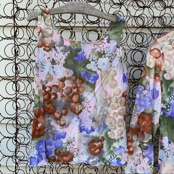 Vintage 70s Queen Casuals floral sleeveless blouse and button down shirt set - Picture 7 of 9